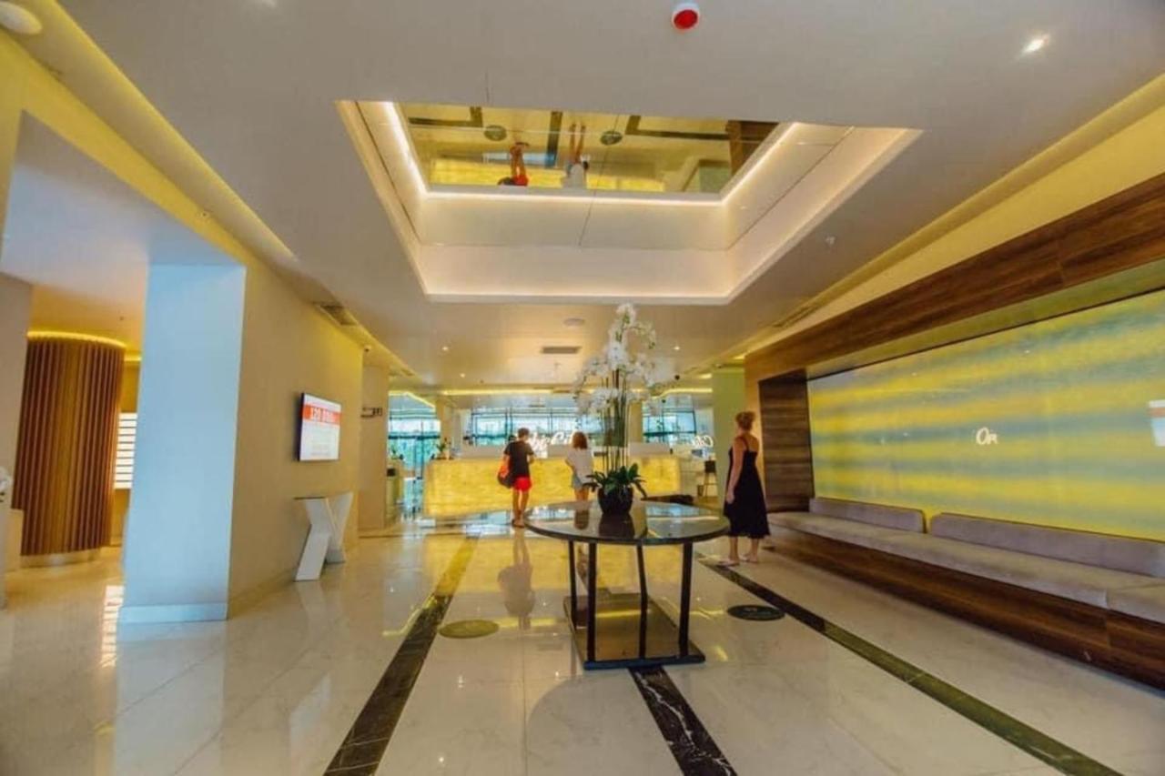 Luxury Sea View Apartments In Orbi City Батуми Экстерьер фото