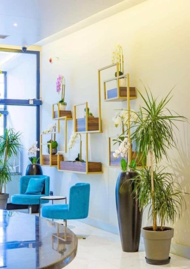 Luxury Sea View Apartments In Orbi City Батуми Экстерьер фото