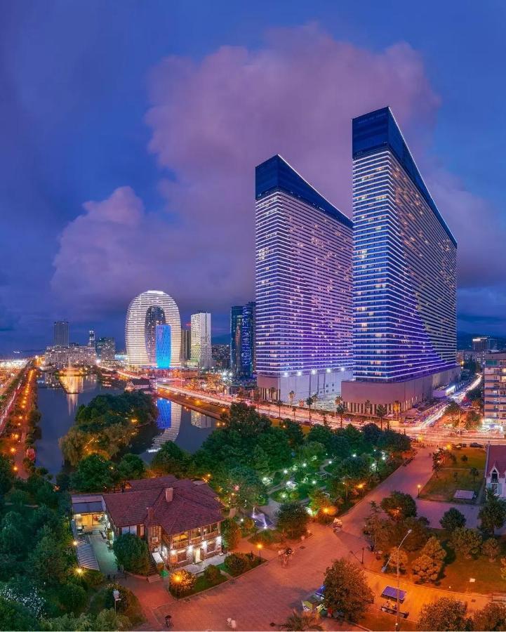 Luxury Sea View Apartments In Orbi City Батуми Экстерьер фото